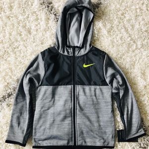 Nike Little Boys Winterized Therma Hoodie Gray 7L